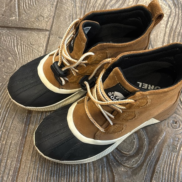 Sorel Out n About Kids boot - Picture 1 of 7